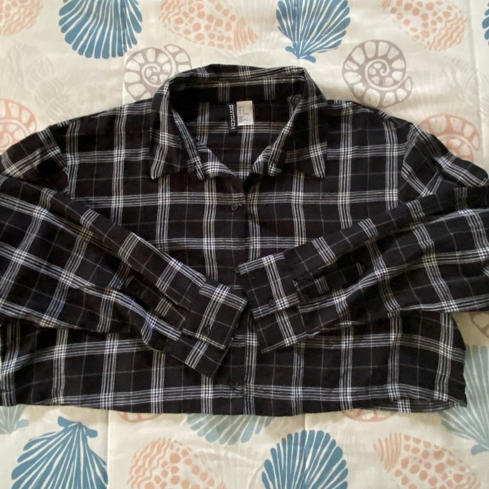 DIVIDED Women’s Long Sleeve Crop Top, Size M - Picture 1 of 5